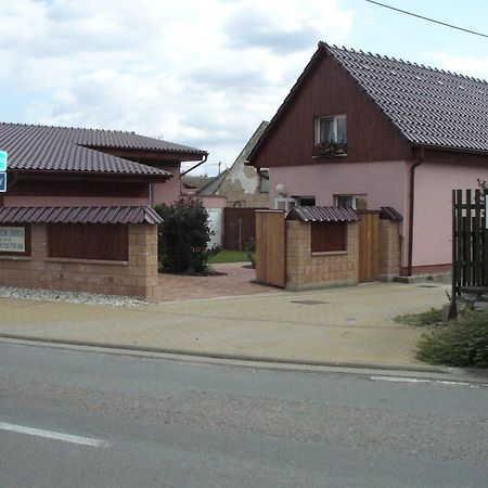 Penzion Jarka Lednice Buitenkant foto